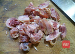 青椒香干炒腊鸡腿的做法图解5