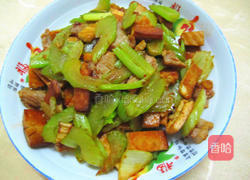 芹菜香干炒肉的做法图解8