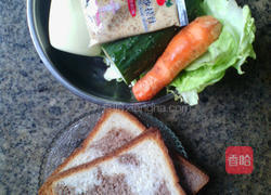 沙拉土司三明治的做法图解1