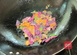 包菜胡萝卜炒肉的做法图解6