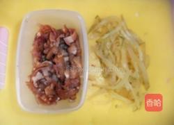 榨菜肉丝炒面的做法图解2