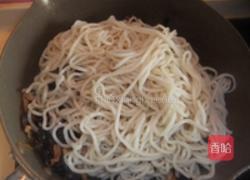 榨菜肉丝炒面的做法图解9