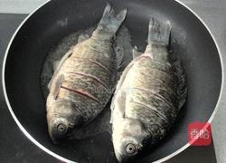 葱酥鲫鱼的做法图解6