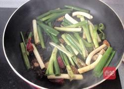 葱酥鲫鱼的做法图解9