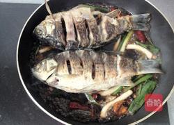 葱酥鲫鱼的做法图解12