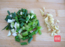 豌豆炒虾仁的做法图解5