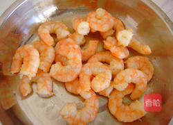 豌豆炒虾仁的做法图解7