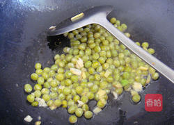 豌豆炒虾仁的做法图解8