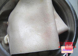 泡椒猪皮的做法图解1