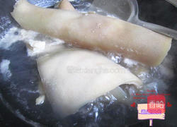 泡椒猪皮的做法图解2