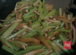 香干炒西芹的做法图解8
