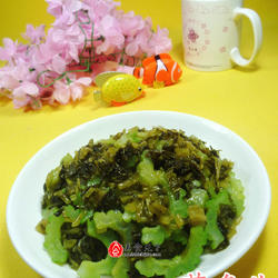 苦瓜炒雪菜的做法[图]