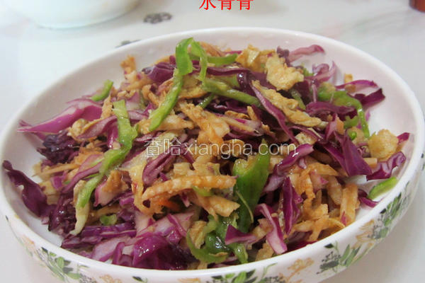 炝蛋丝紫甘蓝