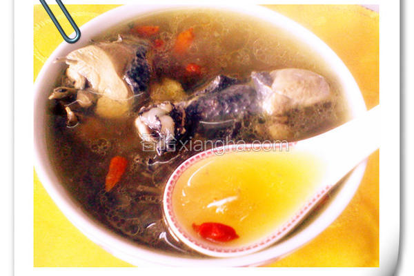 药膳乌鸡汤