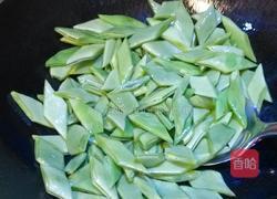 刀豆炒鸡块的做法图解4