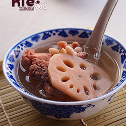 莲藕花生煲龙骨的做法[图]