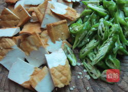 鱼香香干片的做法图解1