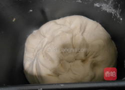 黑椒蟹棒披萨的做法图解1