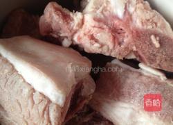 青橄榄排骨汤的做法图解2