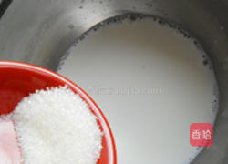 黄桃酸奶冻的做法图解3