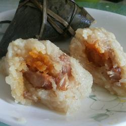 咸蛋肉粽的做法[图]
