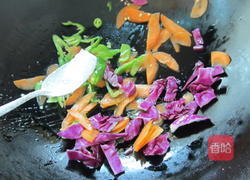 素菜炒粉的做法图解2