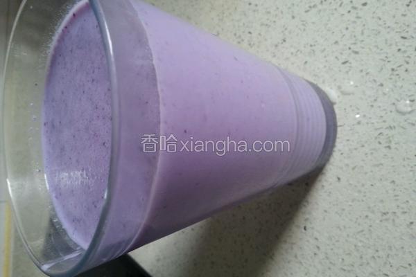 香蕉紫甘蓝奶昔
