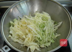 包菜炒粉丝的做法图解5