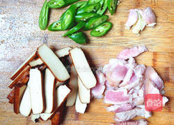 五花肉炒香干的做法图解3