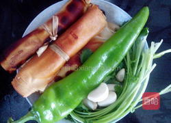 黄瓜拌五香干豆腐的做法图解1