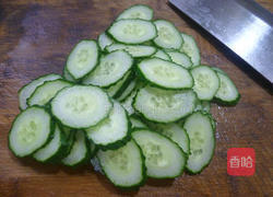 香干五花肉炒青瓜的做法图解3