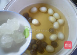 鹌鹑蛋桂圆汤的做法图解5