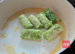 香煎翠绿包菜卷的做法图解10