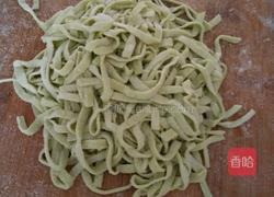 三文鱼彩色面的做法图解1