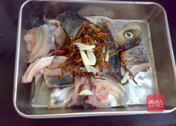 虫草蒸鳙鱼头的做法图解4