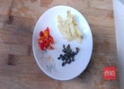 手撕包菜的做法图解2