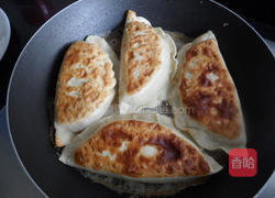 韭菜盒子的做法图解13