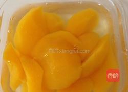 黄桃罐头的做法图解2