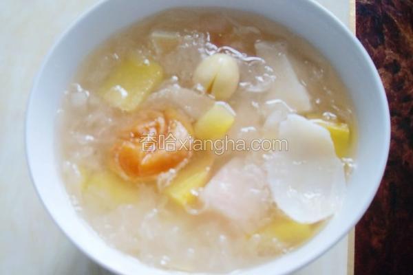 银耳水果甜汤