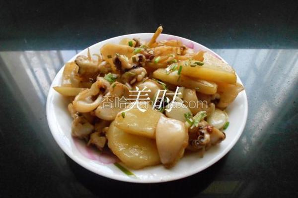 墨鱼仔烧土豆