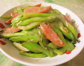 西芹炒香肠[图]