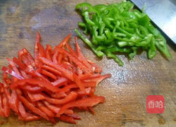 里脊肉香干炒双椒的做法图解2