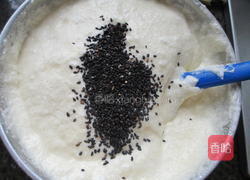 芝麻戚风蛋糕的做法图解11