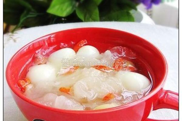 银耳鹌鹑蛋糖水