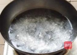 西兰花香菇烩酥肉的做法图解3