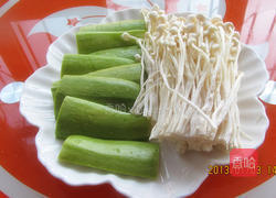 西葫芦豆腐煲的做法图解3