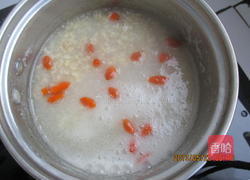 藕粉麦片粥的做法图解3