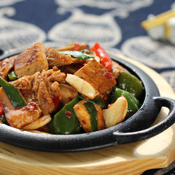 香干回锅肉的做法[图]