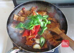 香干回锅肉的做法图解9