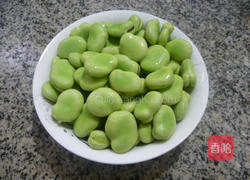 榨菜炒蚕豆的做法图解2